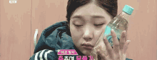 정채연 채연 볼 볼살 물 GIF - Chaeyeon Jung Squeeze Cheeks Ioi GIFs