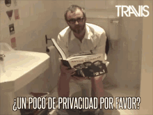 Travis Fran Healy GIF - Travis Fran Healy Un Poco De Privacidad Por Favor GIFs