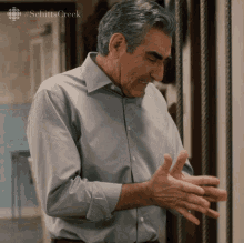 Rubbing Hands Johnny Rose GIF - Rubbing Hands Johnny Rose Eugene Levy GIFs