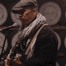 Playing Guitar Foy Vance GIF - Playing Guitar Foy Vance A Year In Weem GIFs