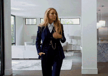 Blake Lively GIF - Blake Lively Suit GIFs