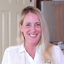 Smiling Jennifer Decarle GIF - Smiling Jennifer Decarle Restaurant Recipe Recreations GIFs