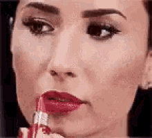 Demi Lovato Lipstick GIF - Demi Lovato Lipstick Make Up GIFs