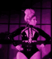 Nicki Minaj GIF - Nicki Minaj Kick GIFs