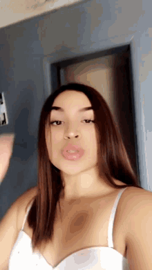 Salvadorian Pose GIF - Salvadorian Pose Selfie GIFs