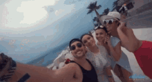Vivian Amorim Selfie GIF - Vivian Amorim Selfie Squad Goals GIFs