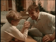 Fast Show Competitive Dad GIF - Fast Show Competitive Dad Arm Wrestling GIFs
