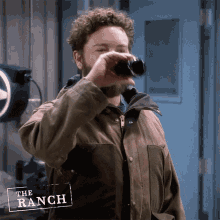 The Ranch Danny Masterson GIF - The Ranch Danny Masterson Beer GIFs
