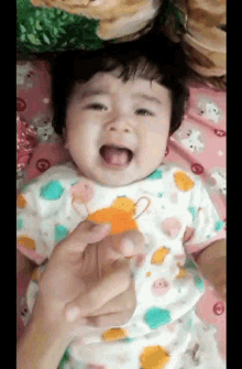 Baby Girl Crying GIF - Baby Girl Crying Shark GIFs