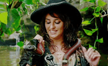 Penelope Cruz Snake GIF - Penelope Cruz Snake Pirate GIFs