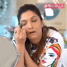 Applying Eyeliner Ankita Lokhande GIF - Applying Eyeliner Ankita Lokhande Pinkvilla GIFs