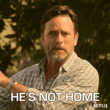 Hes Not Home Ward Cameron GIF - Hes Not Home Ward Cameron Outer Banks GIFs
