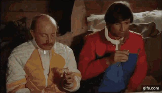 bronzes-ski-liqueur-echalote-drink.gif