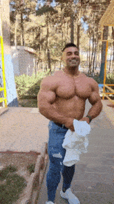 Bodybuilder Hunk GIF - Bodybuilder Hunk Muscle Man GIFs