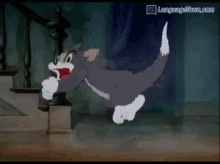 tom suction 9lives scared tom and jerry