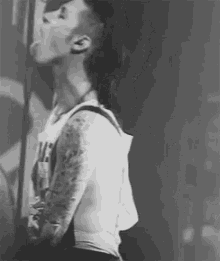 Andy Biersack Andyblack GIF - Andy Biersack Andyblack Mic Stand GIFs