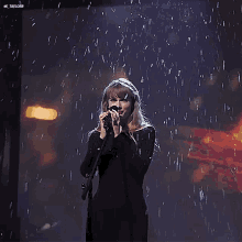 Merry Christmas And Happy New Year Images All Too Well Taylor Swift GIF - Merry Christmas And Happy New Year Images All Too Well Taylor Swift Happy Christmas GIFs