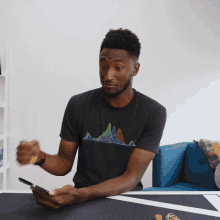 Thumbs Up Marques Brownlee GIF - Thumbs Up Marques Brownlee Great GIFs