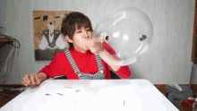 はじめしゃちょー GIF - Hajime Shacho Blowing Bubbles GIFs