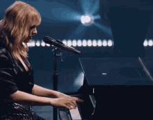 Taylor Swift Daylight Concert GIF - Taylor Swift Daylight Concert GIFs