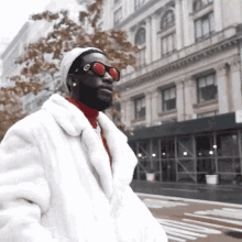 Walking Gucci Mane GIF - Walking Gucci Mane Jingle Bales Song GIFs