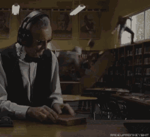 Stan Lee Spiderman GIF - Stan Lee Spiderman Cant Hear You GIFs