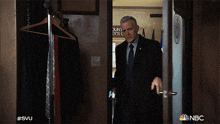 Coming In Law & Order Special Victims Unit GIF - Coming In Law & Order Special Victims Unit Entering The Room GIFs