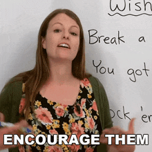 Encourage Them Emma GIF - Encourage Them Emma Engvid GIFs