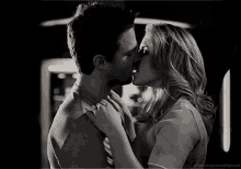 [Image: kissing-couple.gif]
