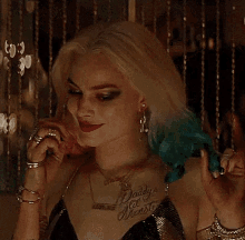 Harley Quinn Smiling GIF - Harley Quinn Smiling Playing With Hair GIFs