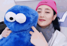 Gidle Minnie GIF - Gidle Minnie Cookie Monster GIFs