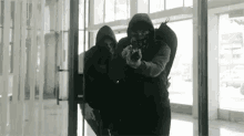 ограбление люди в масках GIF - Robbery Masked Men GIFs
