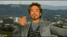 Cảmơn Robertdowneyjr. Yêucácbạn Hôngió GIF - Thank You Robert Downey Jr Love You Guys GIFs