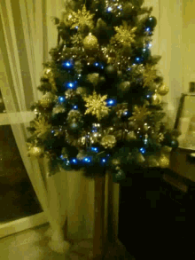 christmas tree merry christmas holiday