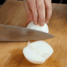 Cutting Onion Maangchi GIF - Cutting Onion Maangchi Slicing The Onion GIFs