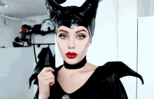 Miranda Hedman Maleficent GIF - Miranda Hedman Maleficent Black Dress GIFs