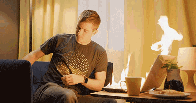 Reading Linus Tech Tips GIF - Reading Linus Tech Tips Sit Down And Read GIFs