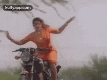 driver ae illama oodudhu prabhu deva nagma kadhalan movie bike stunt scene