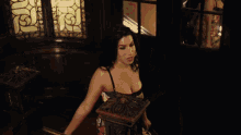 Amy Winehouse Walking GIF - Amy Winehouse Walking Stairs GIFs
