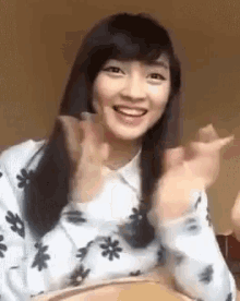 Clapping Asian GIF - Clapping Asian Girl GIFs