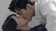 接吻，杨洋 GIF - Zheng Shuang Kiss Make Out GIFs
