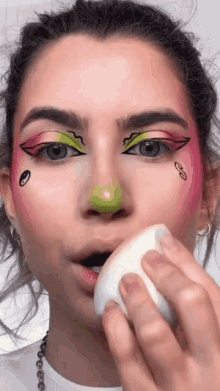 Apply Makeup Abby Roberts GIF - Apply Makeup Abby Roberts Face Painting GIFs