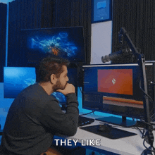 Looking Ignace Aleya GIF - Looking Ignace Aleya Watching Observing GIFs