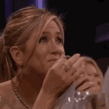 Llorando Jennifer Aniston GIF - Llorando Jennifer Aniston Emocionada GIFs