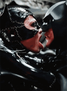 Batman And Catwoman GIF - Villain Catwoman Kiss GIFs