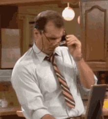 Married With Children Al Bundy GIF - Married With Children Al Bundy Squinting GIFs