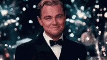 Leonardo Di Caprio Cheers GIF - Leonardo Di Caprio Cheers Grat Gatsby GIFs