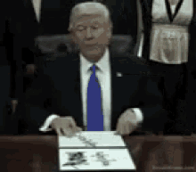 Covfefe Trump GIF - Covfefe Trump Typo GIFs