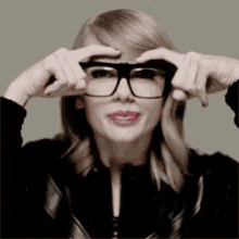 Taylor Swift Glasses GIF - Taylor Swift Glasses Nerdy GIFs