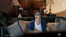 Watching Tv Bill Nye GIF - Watching Tv Bill Nye Bill Nye The Science Guy GIFs